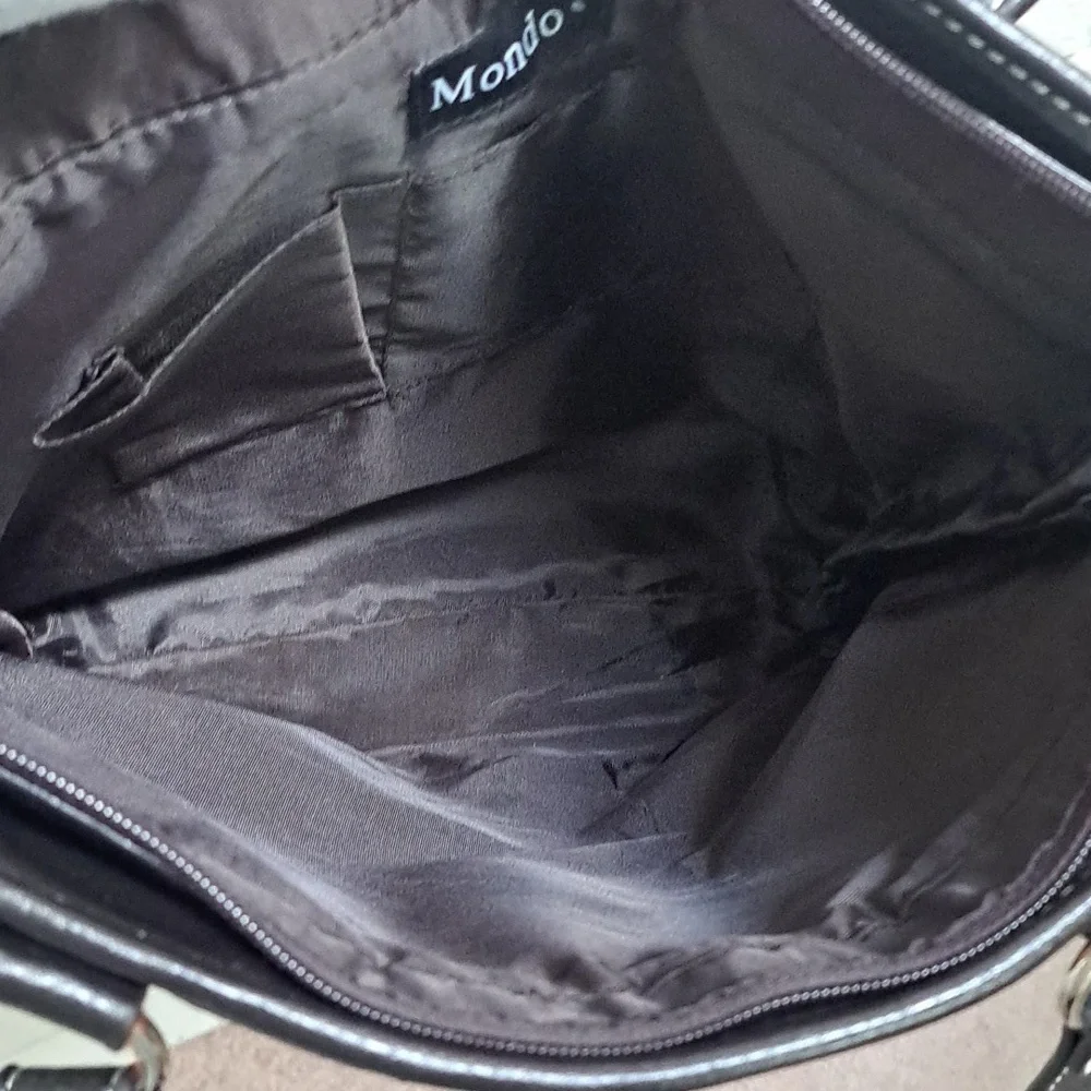 Mondo Giraffe Print Shoulder Bag. - Picture 11 of 13